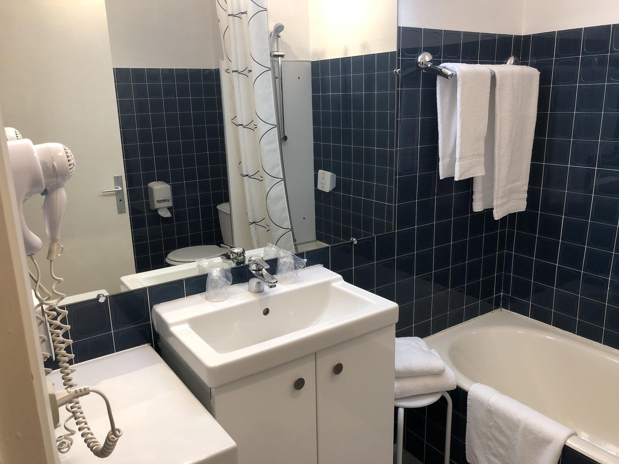 Adonis Lyon Est Hotel Artys Saint-Priest-en-Jarez 외부 사진