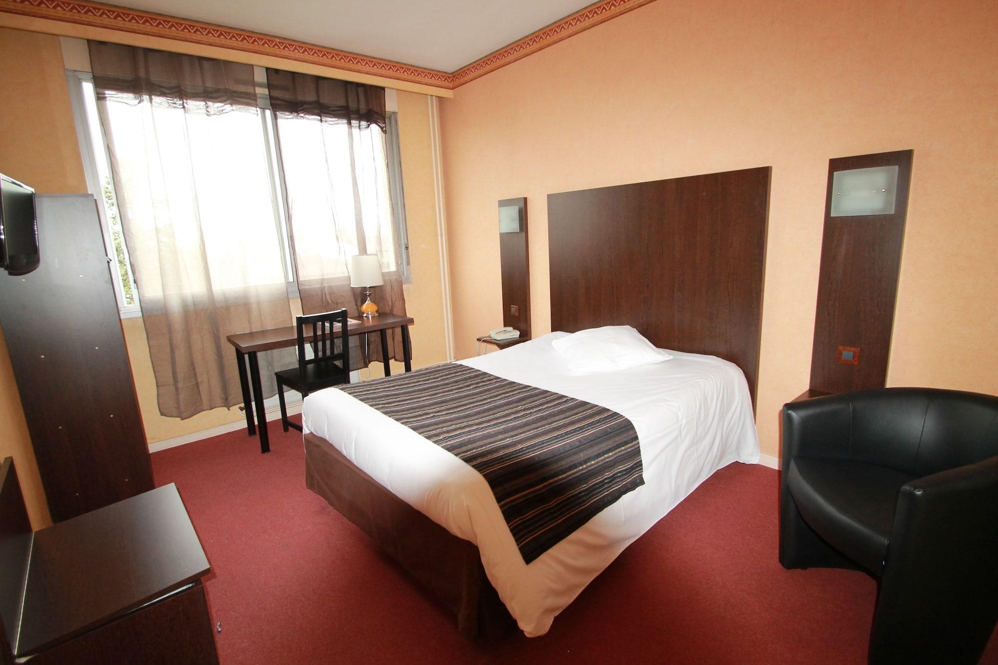 Adonis Lyon Est Hotel Artys Saint-Priest-en-Jarez 외부 사진