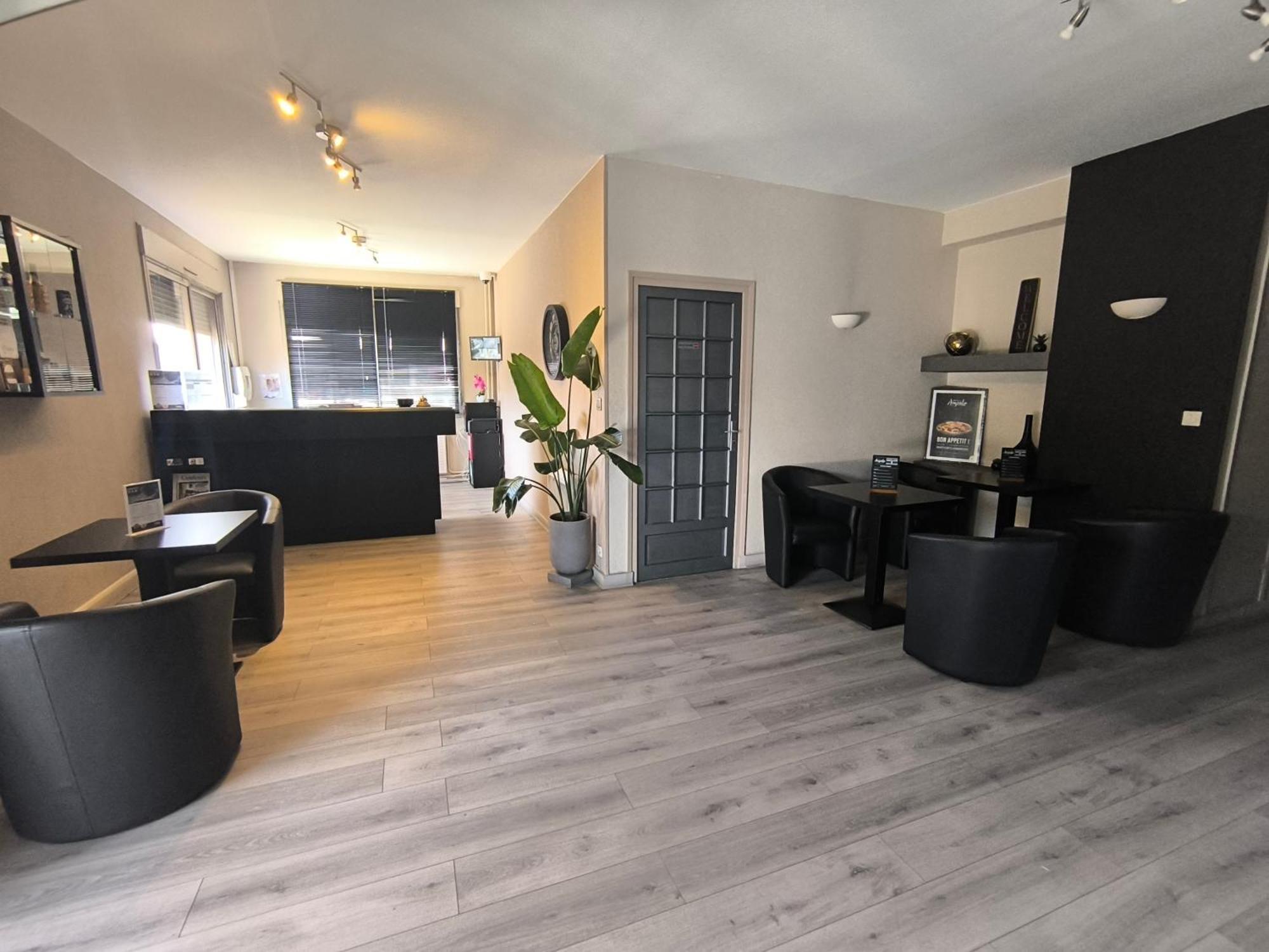 Adonis Lyon Est Hotel Artys Saint-Priest-en-Jarez 외부 사진