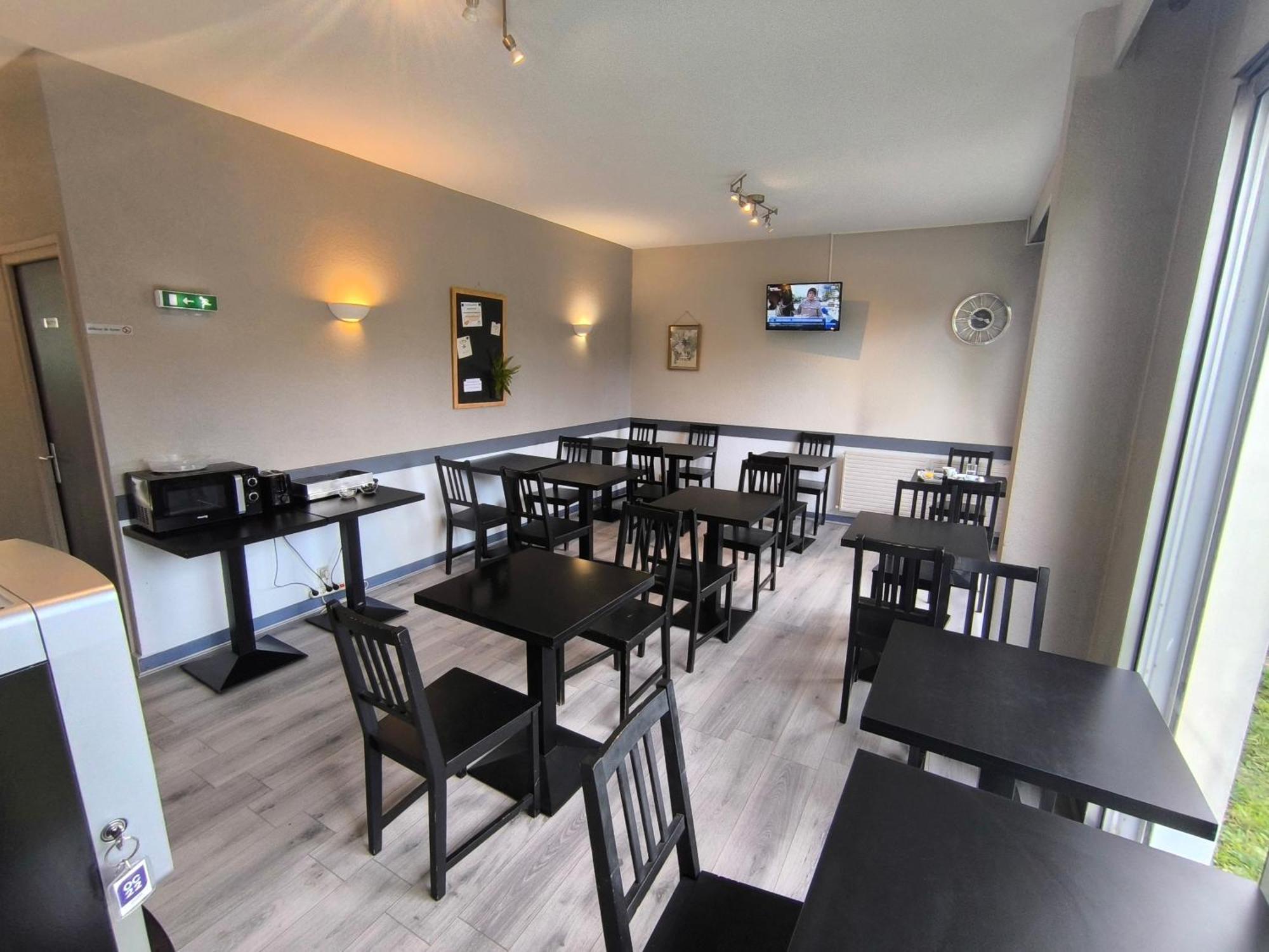 Adonis Lyon Est Hotel Artys Saint-Priest-en-Jarez 외부 사진