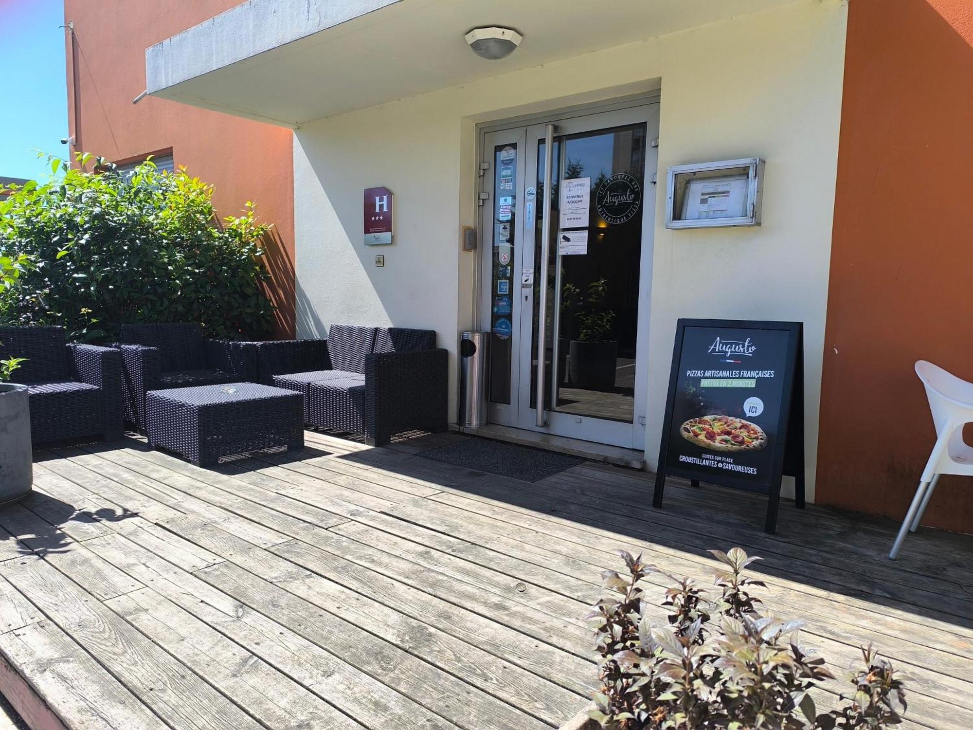 Adonis Lyon Est Hotel Artys Saint-Priest-en-Jarez 외부 사진