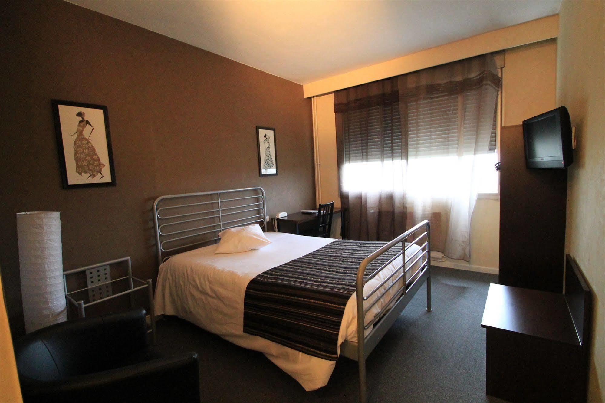 Adonis Lyon Est Hotel Artys Saint-Priest-en-Jarez 외부 사진